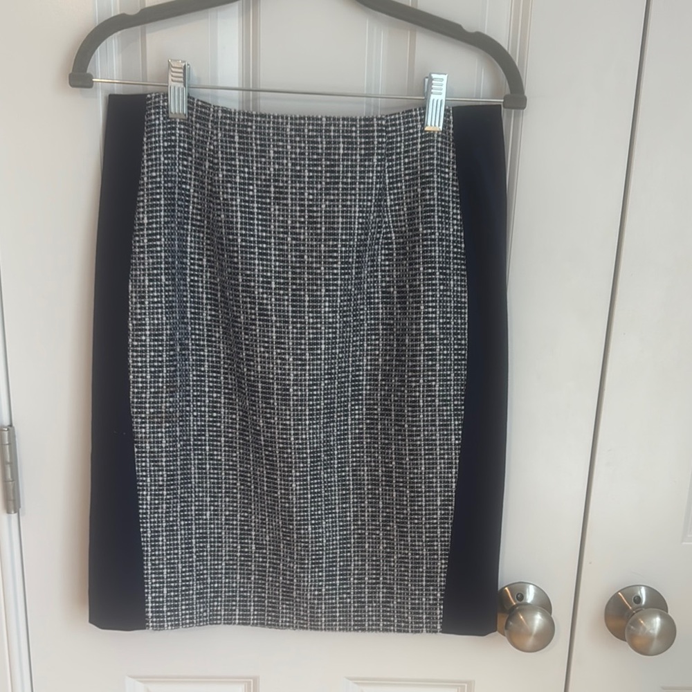 Navy Pencil Skirt Knee-Length-size 6.